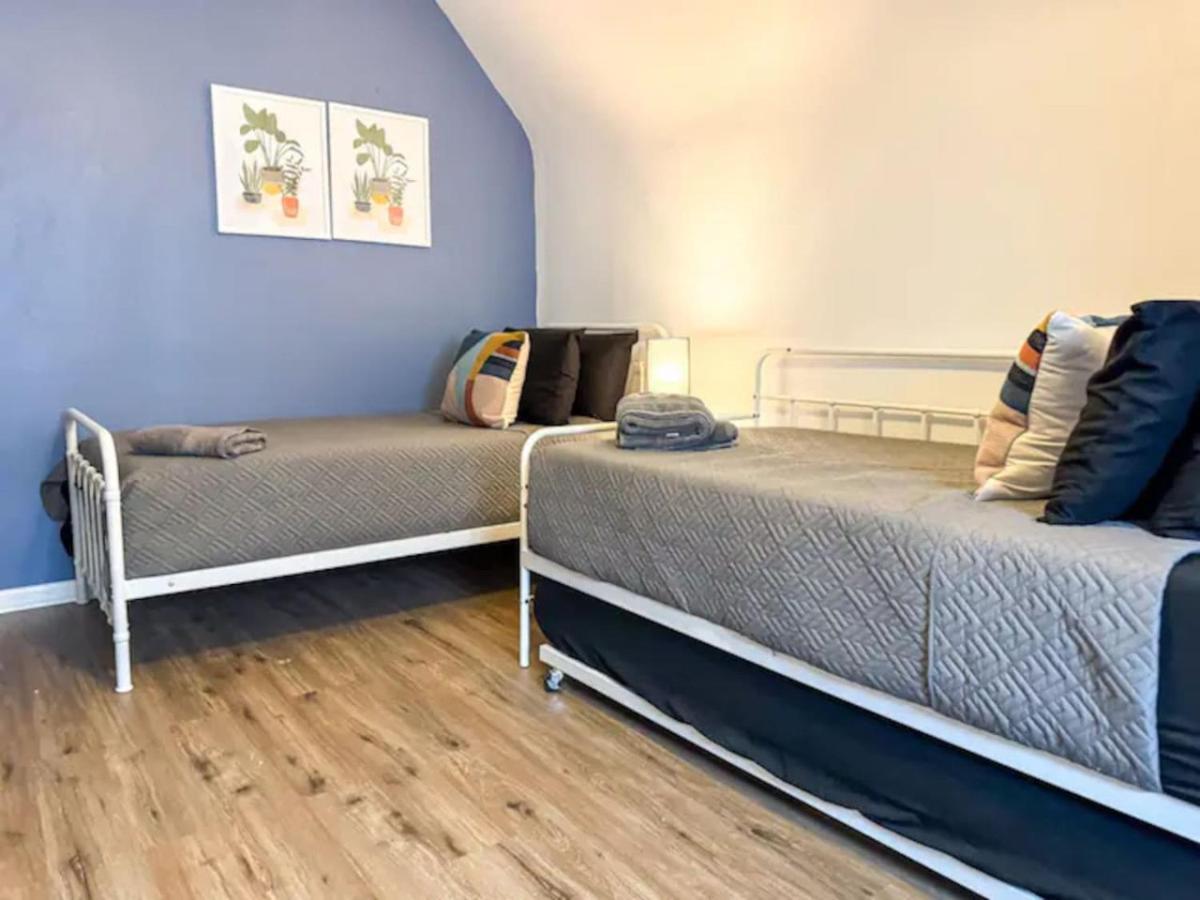 4 7 Bedrooms With 23 Beds And Parking Wifi Pittsburgh