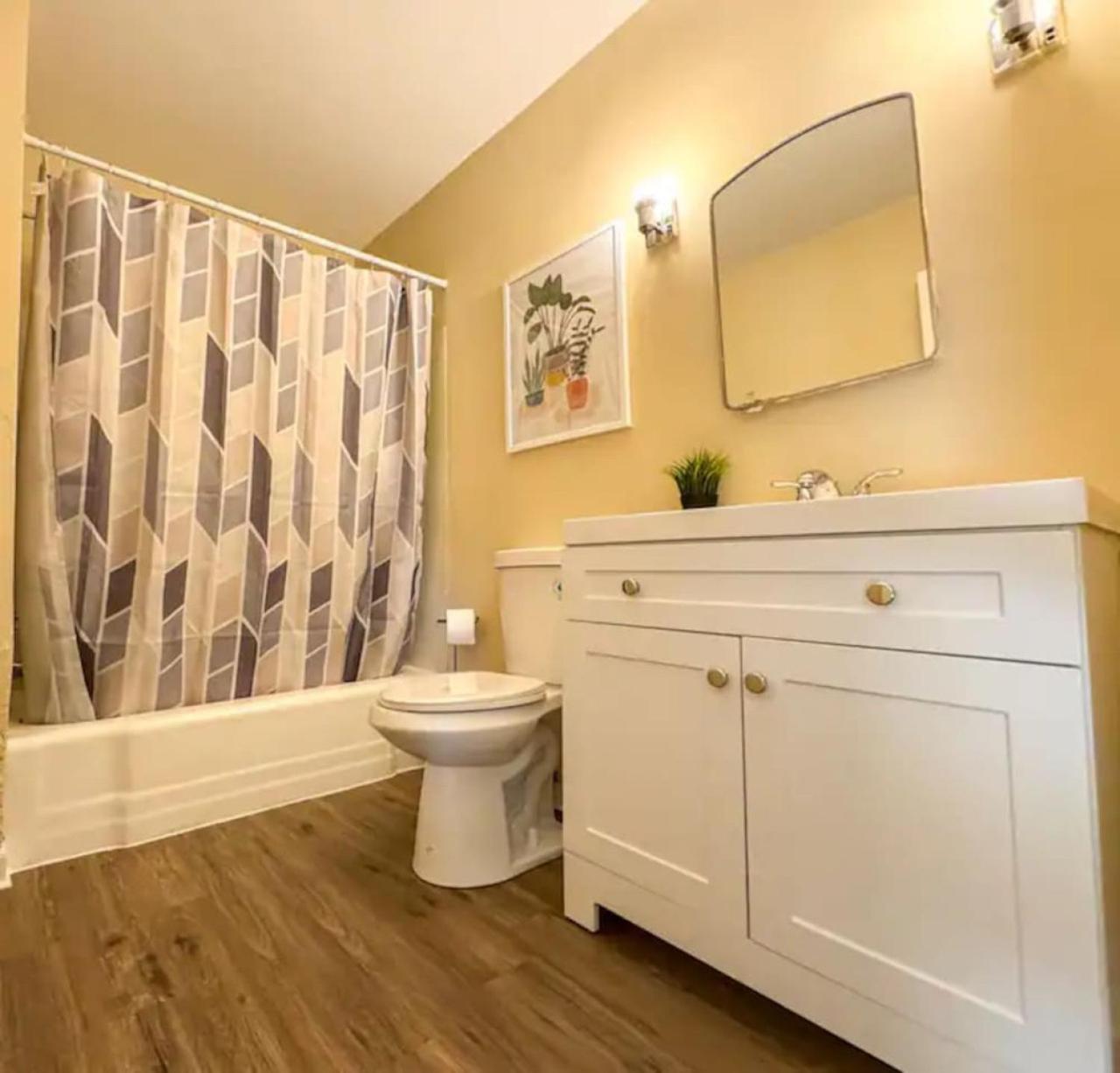 Holiday home 4 7 Bedrooms With 23 Beds And Parking Wifi Pittsburgh