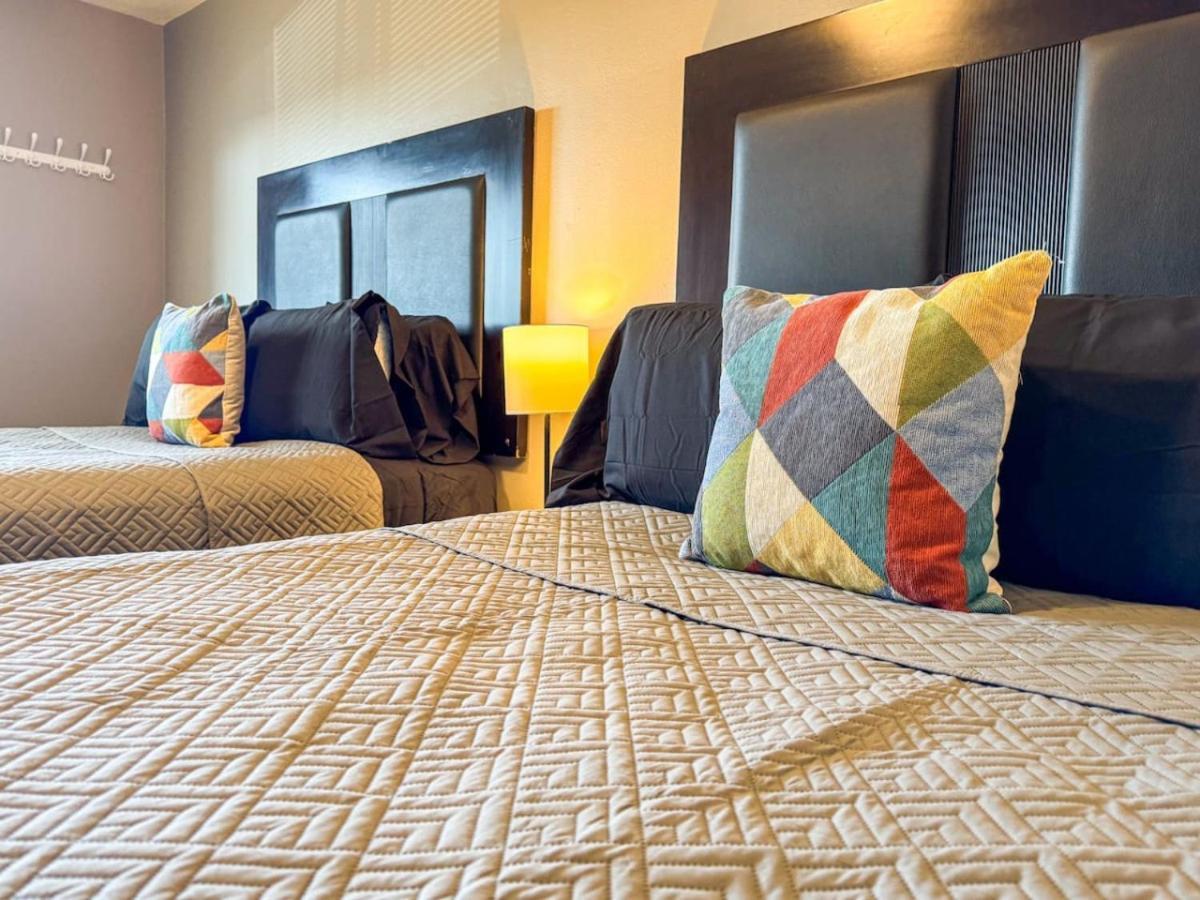 4 7 Bedrooms With 23 Beds And Parking Wifi Holiday home Pittsburgh